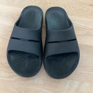Oofos - Black Slip On Sandle size 8